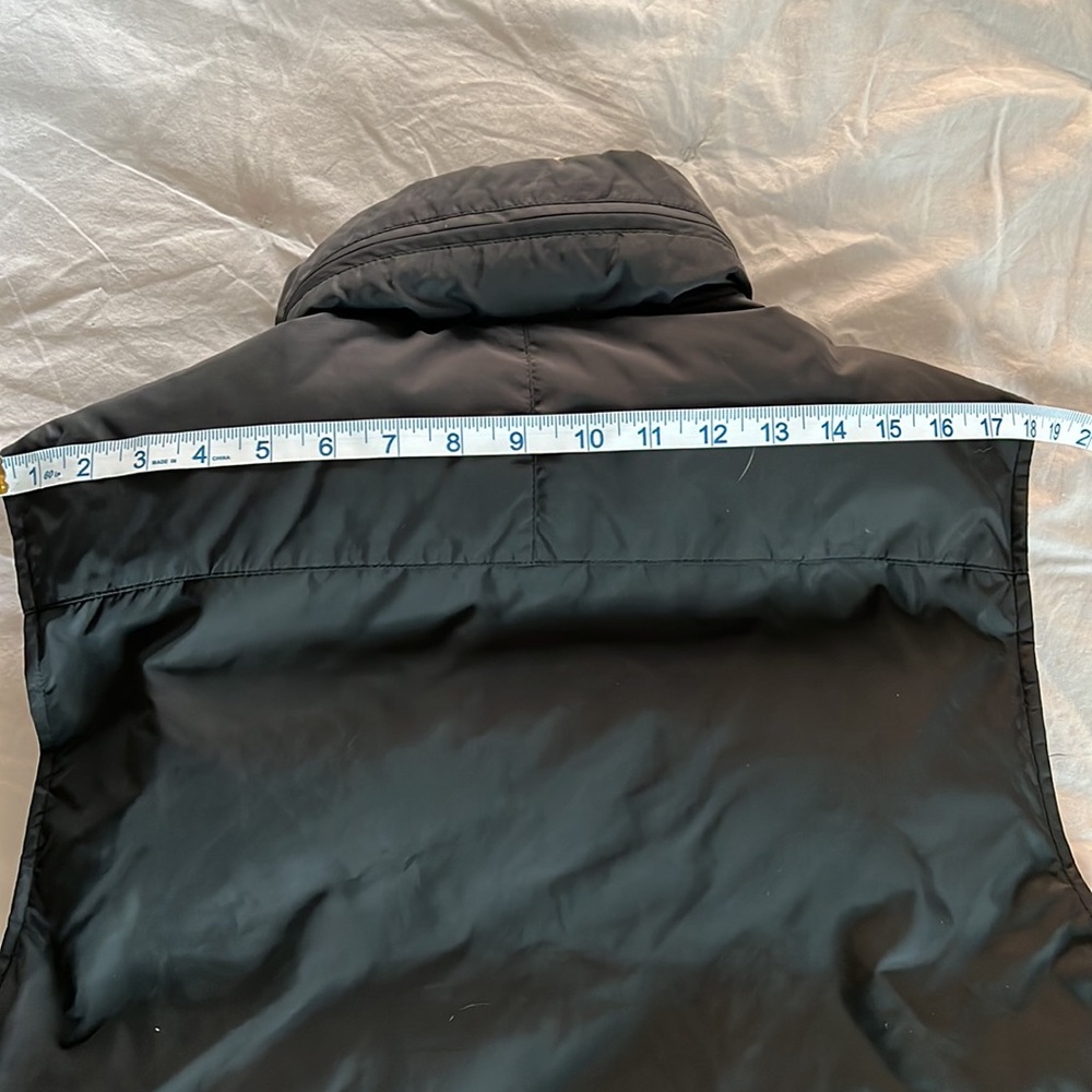 Burberry Black Vest with Beige Check Lining - Picture 13 of 13